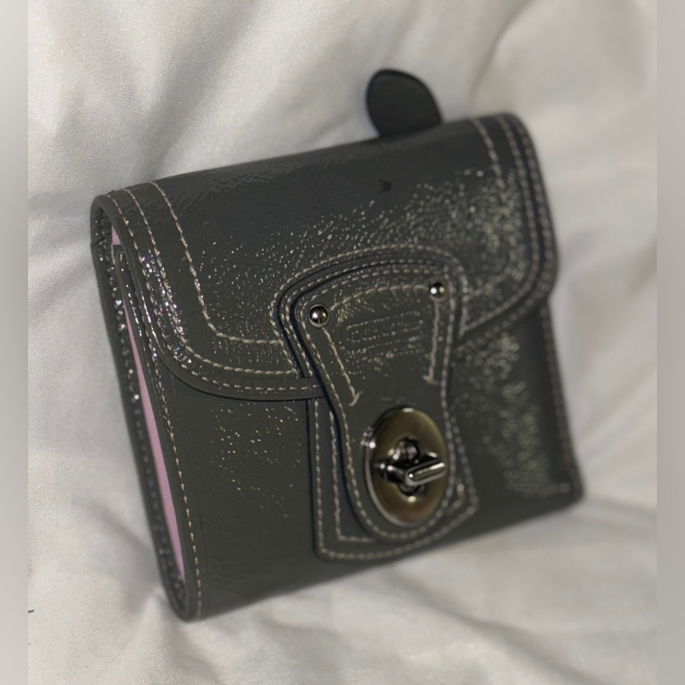 COACH 1941 LEGACY PATENT LEATHER VINTAGE TURN LOCK WALLET